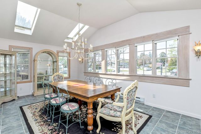 10 Fortune Court, Commack, NY 11725