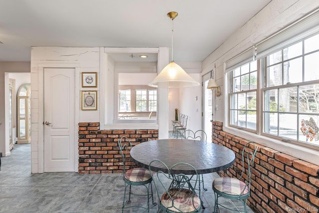 10 Fortune Court, Commack, NY 11725