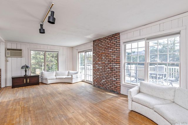 10 Fortune Court, Commack, NY 11725