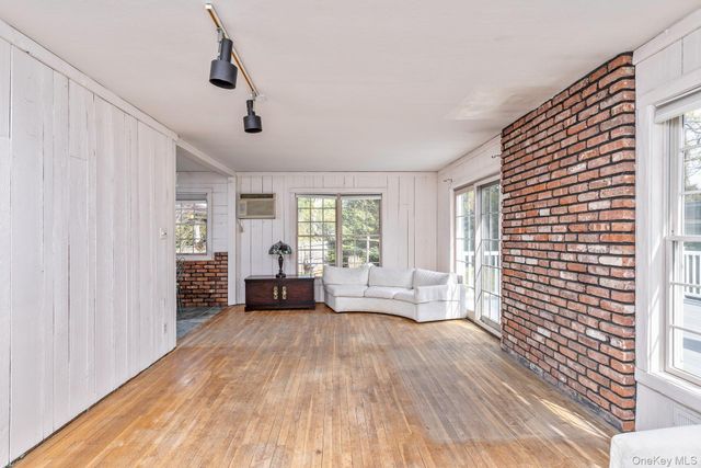 10 Fortune Court, Commack, NY 11725