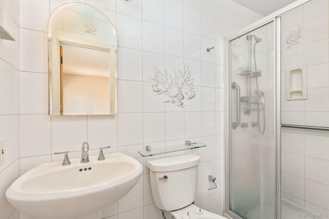 10 Fortune Court, Commack, NY 11725