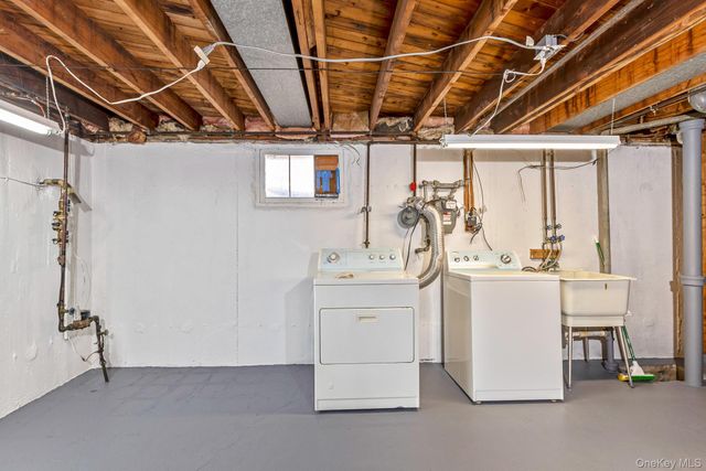 10 Fortune Court, Commack, NY 11725