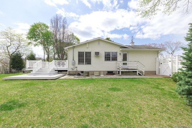 10 Fortune Court, Commack, NY 11725