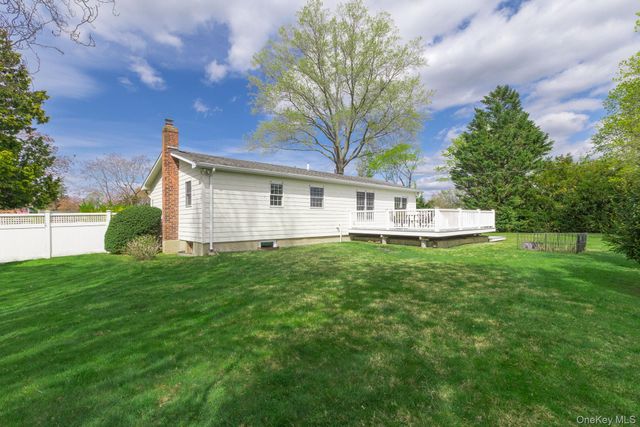 10 Fortune Court, Commack, NY 11725