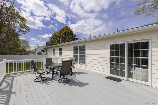 10 Fortune Court, Commack, NY 11725