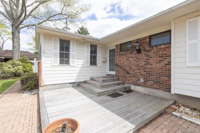 10 Fortune Court, Commack, NY 11725