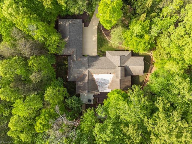 501 W Poplar Ridge Court, Greensboro, NC 27455