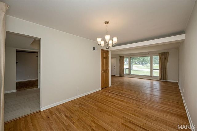 9136 Pardee Spur, St Louis, MO 63126