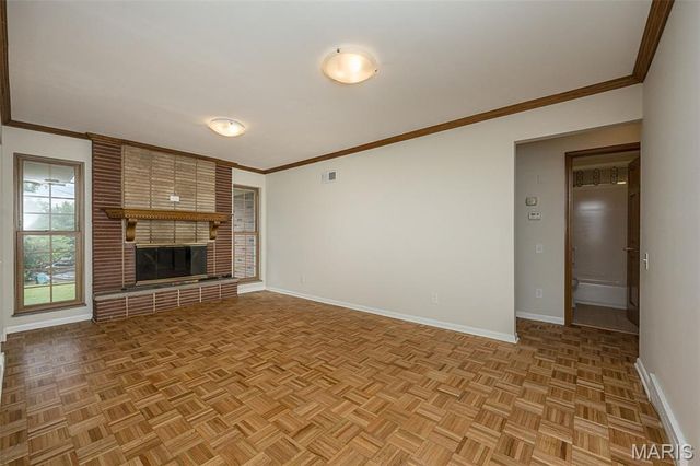 9136 Pardee Spur, St Louis, MO 63126