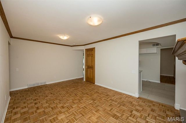 9136 Pardee Spur, St Louis, MO 63126