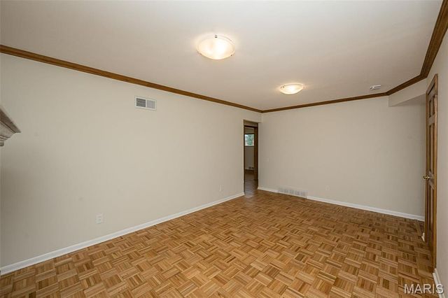 9136 Pardee Spur, St Louis, MO 63126