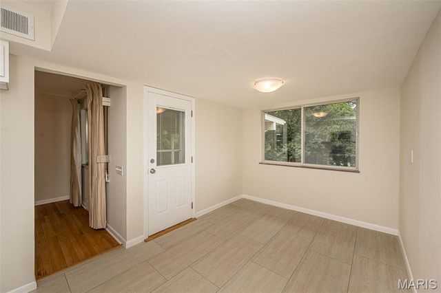 9136 Pardee Spur, St Louis, MO 63126