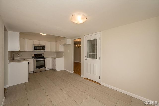 9136 Pardee Spur, St Louis, MO 63126