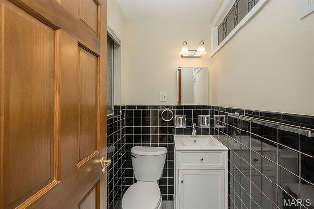 9136 Pardee Spur, St Louis, MO 63126