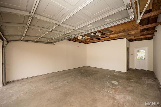 9136 Pardee Spur, St Louis, MO 63126