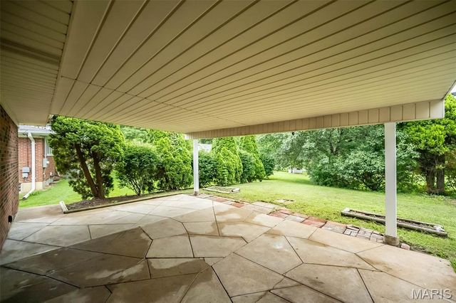 9136 Pardee Spur, St Louis, MO 63126