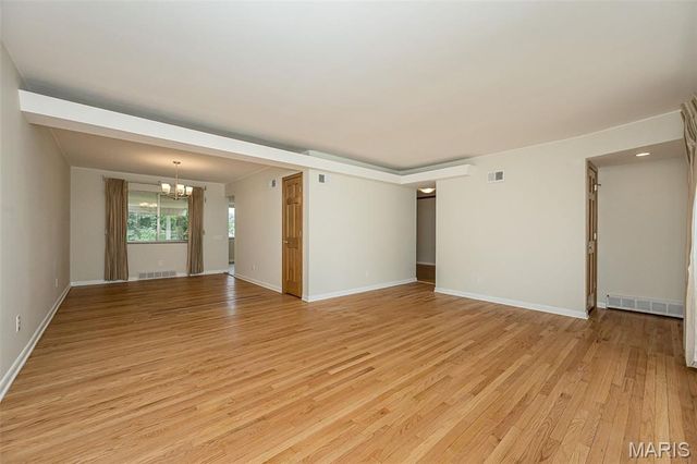 9136 Pardee Spur, St Louis, MO 63126
