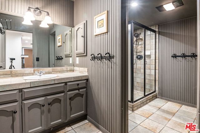 5228 Palm Drive, La Canada Flintridge, CA 91011