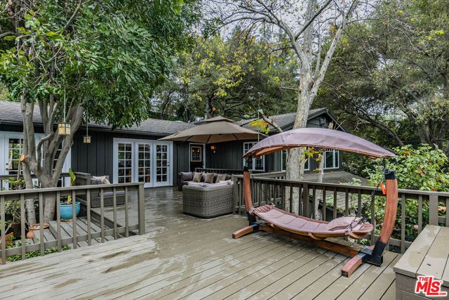 5228 Palm Drive, La Canada Flintridge, CA 91011