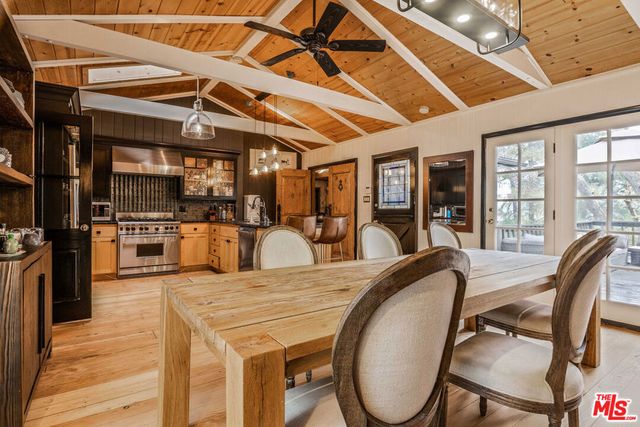 5228 Palm Drive, La Canada Flintridge, CA 91011