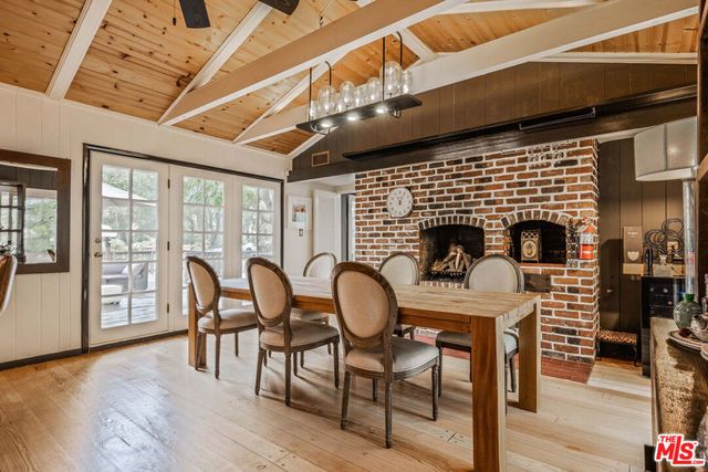 5228 Palm Drive, La Canada Flintridge, CA 91011
