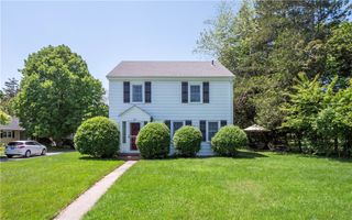 27 Red Cross Avenue, Newport, RI 02840