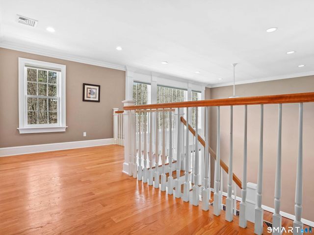 15 Shire Court, Cheshire, CT 06410