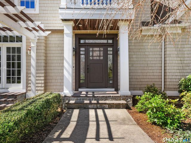 15 Shire Court, Cheshire, CT 06410