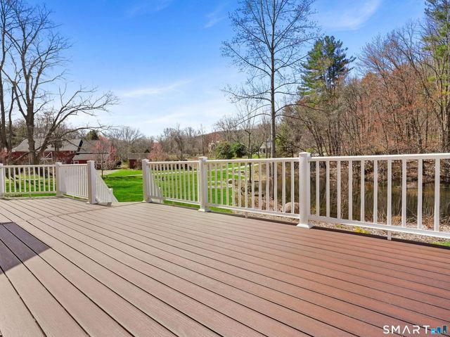 15 Shire Court, Cheshire, CT 06410