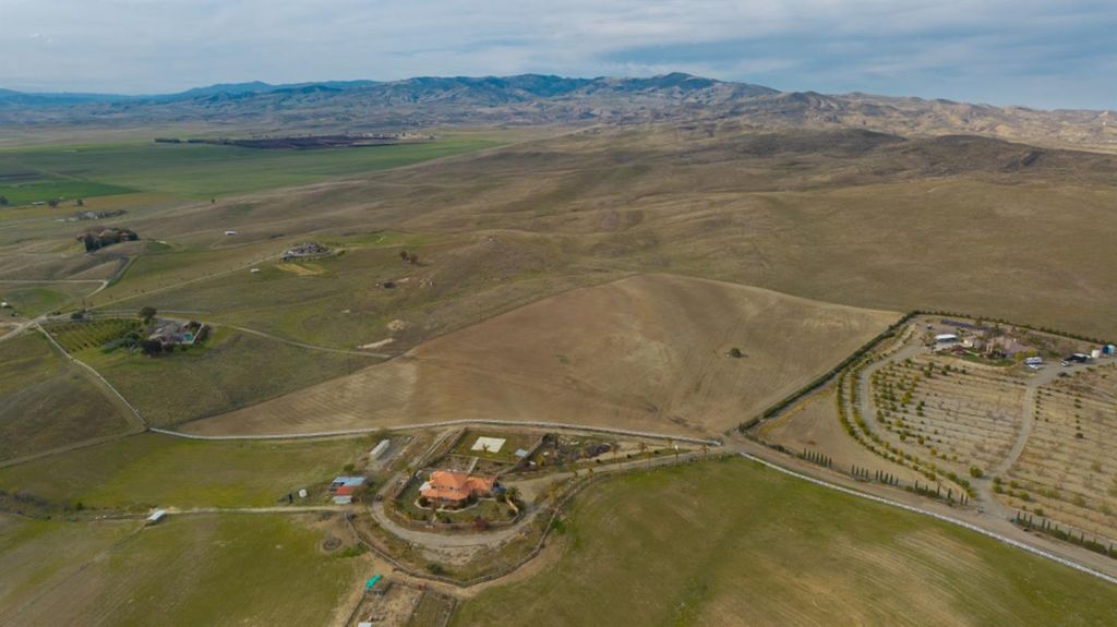 Image 4 of property listing at 61 Lot - Hwy 33, Coalinga, CA 93210