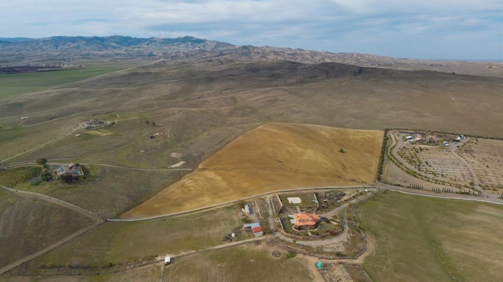 Image 9 of property listing at 61 Lot - Hwy 33, Coalinga, CA 93210