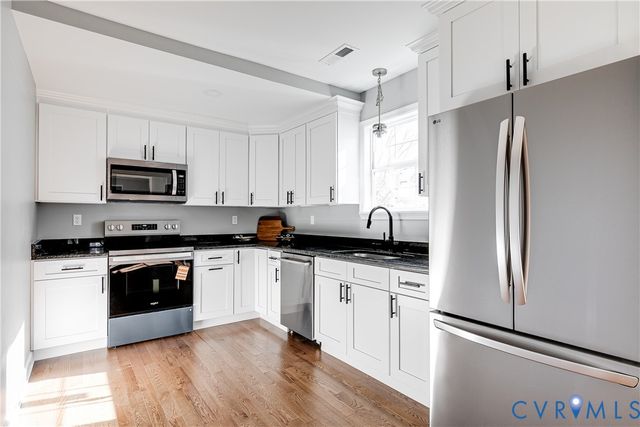 205 N 12th Ave, Hopewell, VA 23860