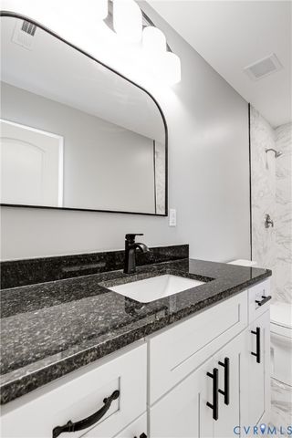 205 N 12th Ave, Hopewell, VA 23860