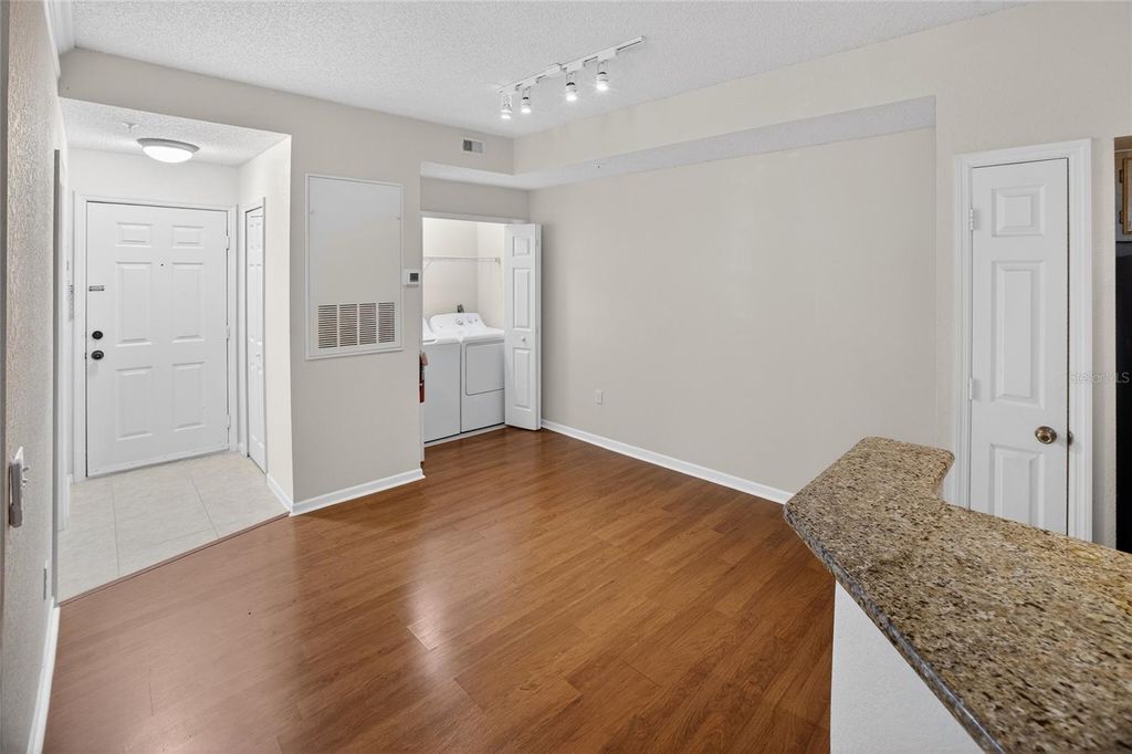 Image 3 of property listing at 13015 PLANTATION PARK CIRCLE 1024, Orlando, FL 32821