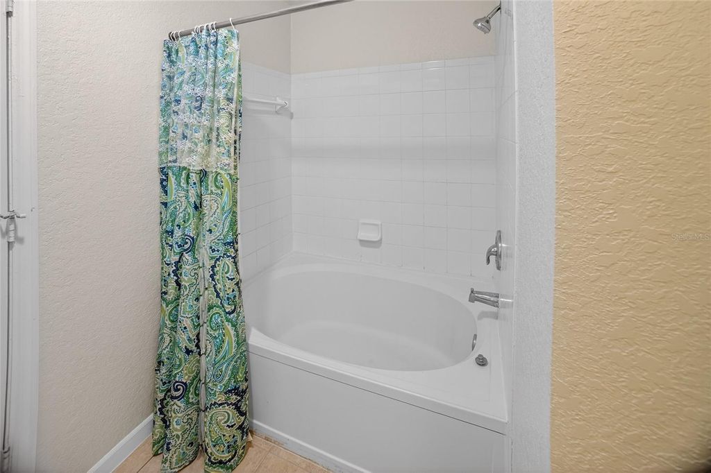 Image 21 of property listing at 13015 PLANTATION PARK CIRCLE 1024, Orlando, FL 32821