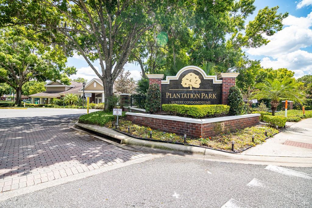 Image 25 of property listing at 13015 PLANTATION PARK CIRCLE 1024, Orlando, FL 32821