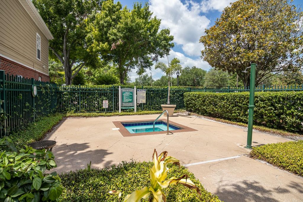 Image 32 of property listing at 13015 PLANTATION PARK CIRCLE 1024, Orlando, FL 32821