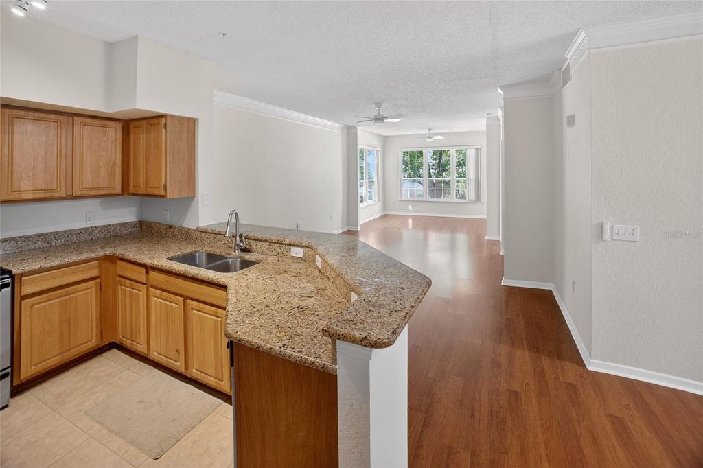 Image 9 of property listing at 13015 PLANTATION PARK CIRCLE 1024, Orlando, FL 32821