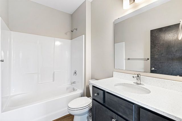 2877 Spring Rose Circle 210, Coralville, IA 52241