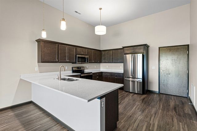 2877 Spring Rose Circle 210, Coralville, IA 52241