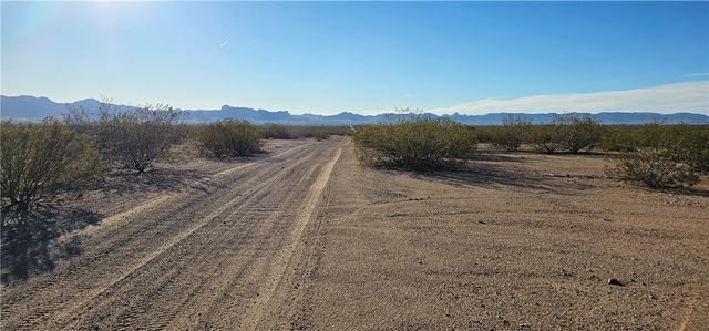 Lot 014A W Bolsa Drive, Golden Valley, AZ 86413