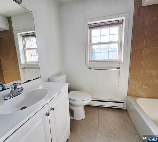 195 3rd Avenue, Westwood, NJ 07675