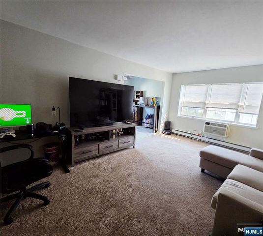195 3rd Avenue, Westwood, NJ 07675