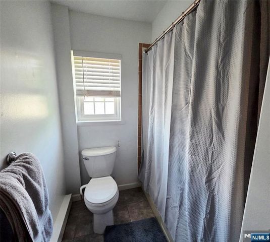 195 3rd Avenue, Westwood, NJ 07675