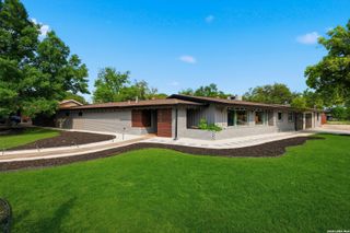 200 CAROLWOOD DR, Castle Hills, TX 78213