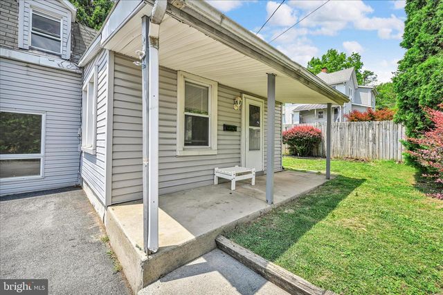 2114-R SPRING, West Lawn, PA 19609