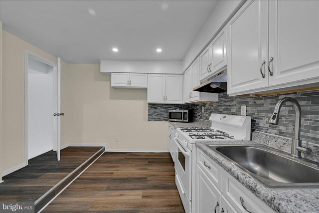 2114-R SPRING, West Lawn, PA 19609
