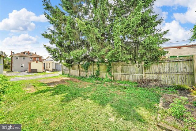 2114-R SPRING, West Lawn, PA 19609