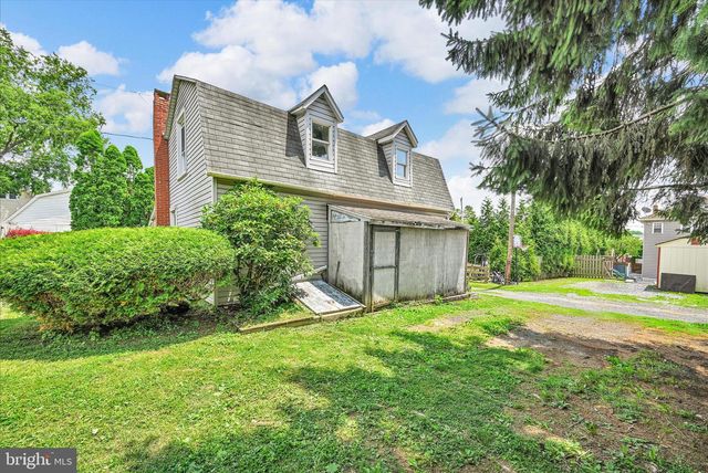 2114-R SPRING, West Lawn, PA 19609