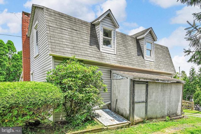 2114-R SPRING, West Lawn, PA 19609